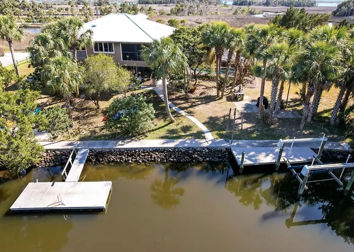 Canal Home With Pool, Kayaks, Private Dock, Firepit Sleeps 9